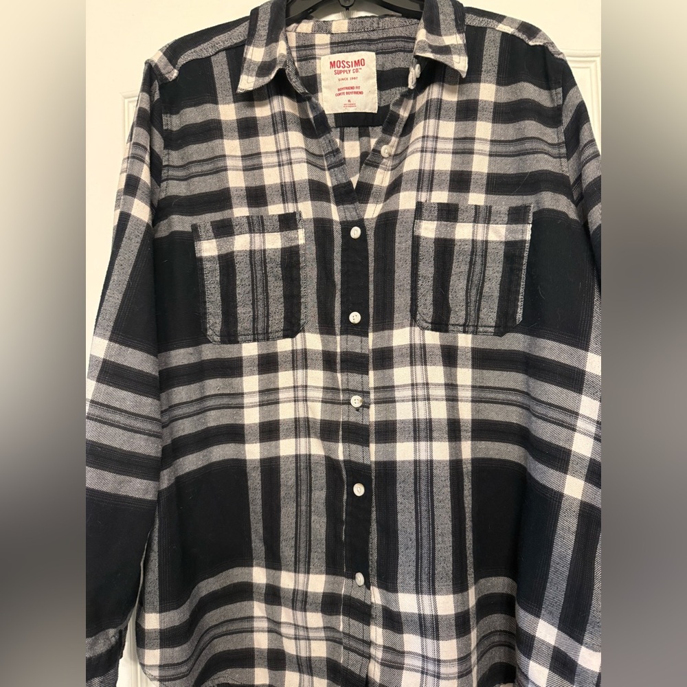 Comfy Mossimo Boyfriend Fit Size XL Flannel Black, White, Gray Plaid - Picture 8 of 15
